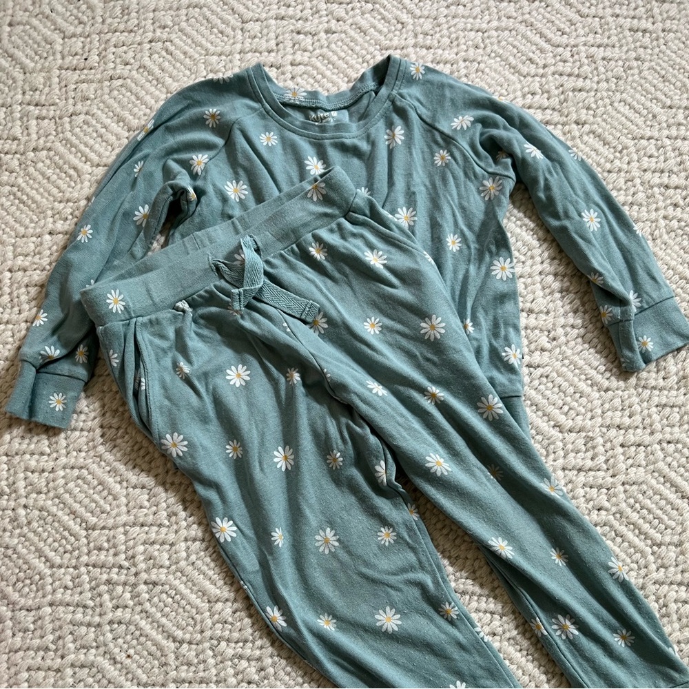 Kyte Baby Teal Green Daisy jogger set